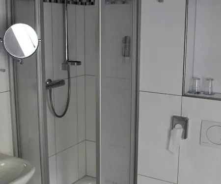 Hotel-restaurant Mengeder Volksgarten 호텔 2*